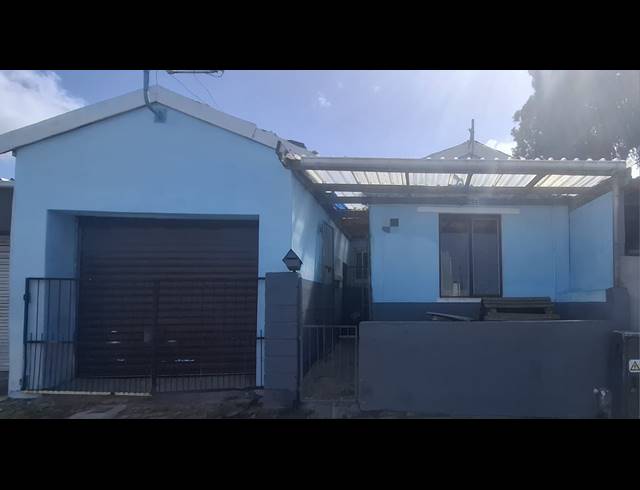 2 BEDROOM FREEHOLD FOR SALE IN LENTEGEUR